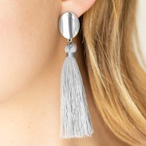 NWT Va Va PLUME Silver fringe post back earrings